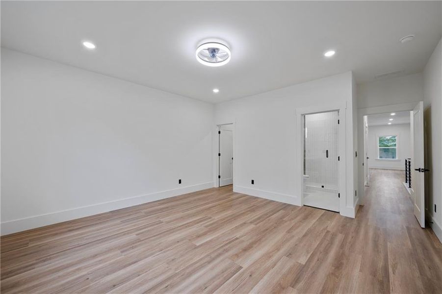 Spacious, unfurnished interior of a new home in , Gainesville (Image 52). Spacious, unfurnished interior of a new home in , Gainesville (Image 52).