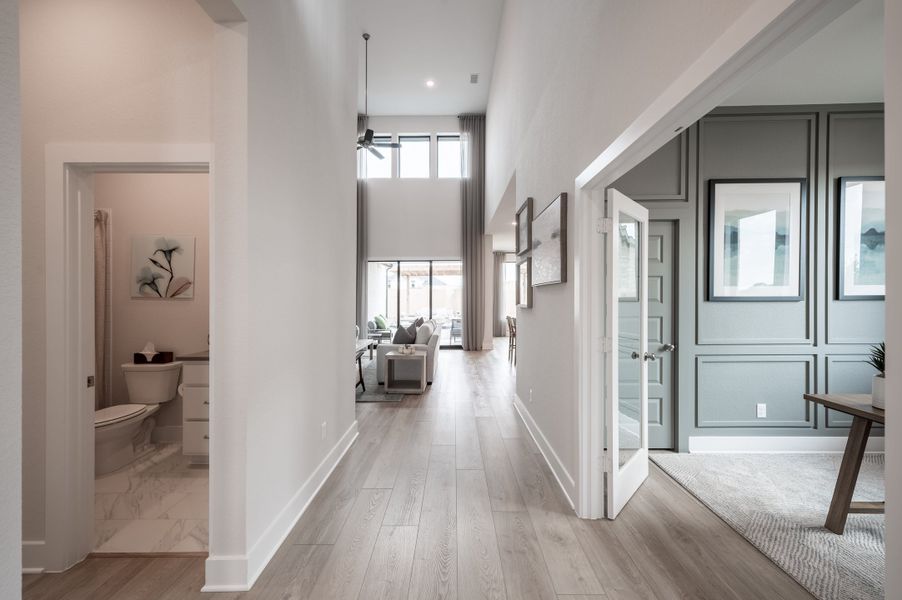 Representative furnished interior of a home built from the Goldeneye by Tri Pointe Homes in Jubilee 50′, Hockley (Image 81).