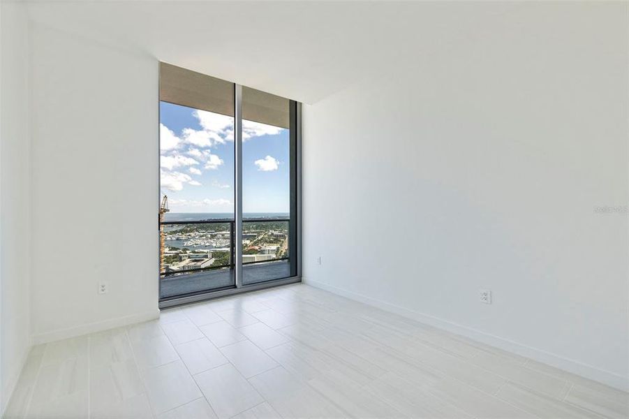 Spacious, unfurnished interior of a new home in , St. Petersburg (Image 73).