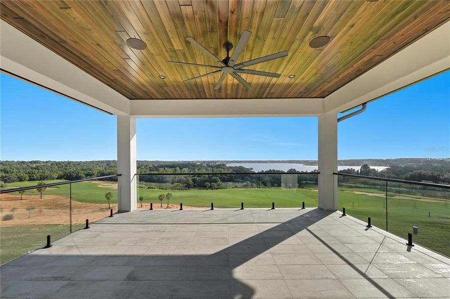 Exterior details and patio area of a home in , Montverde (Image 3).
