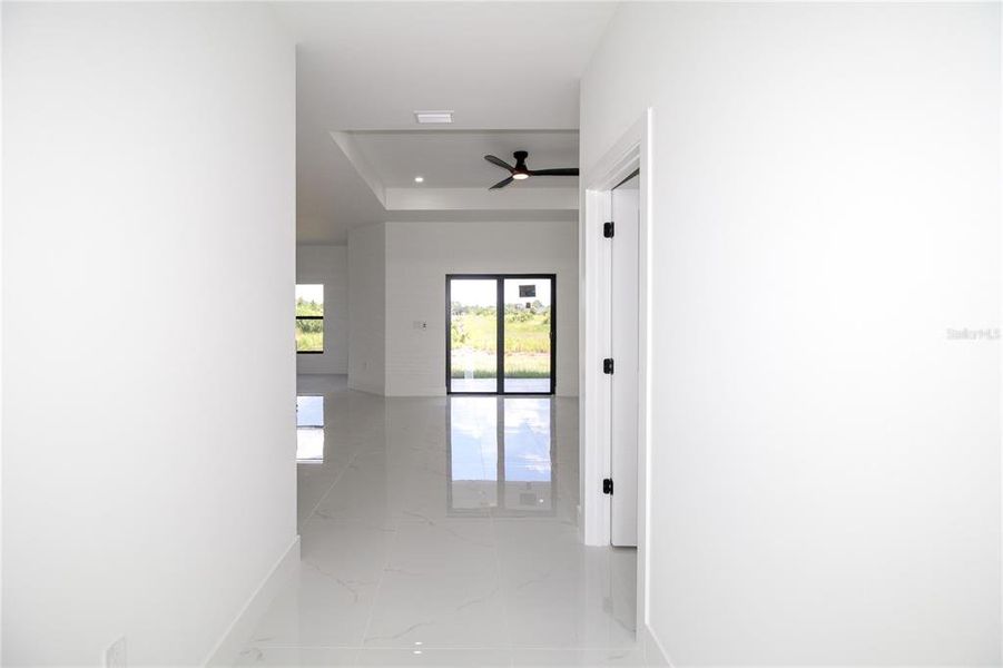 Spacious, unfurnished interior of a new home in , Lehigh Acres (Image 13).
