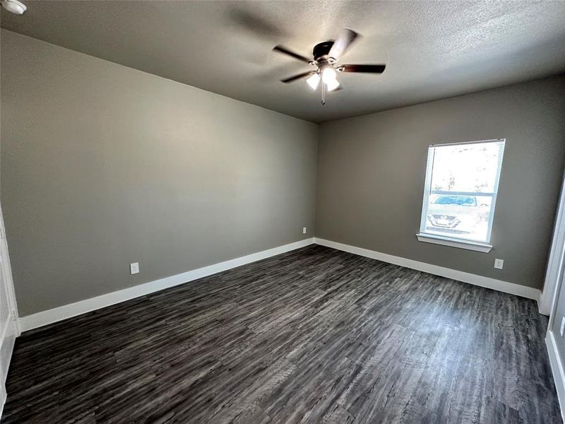 Spacious, unfurnished interior of a new home in , Sulphur Springs (Image 23).