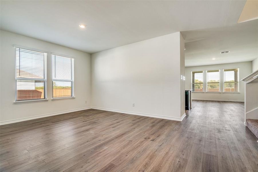 Spacious, unfurnished interior of a new home in Heartland, Crandall (Image 29).