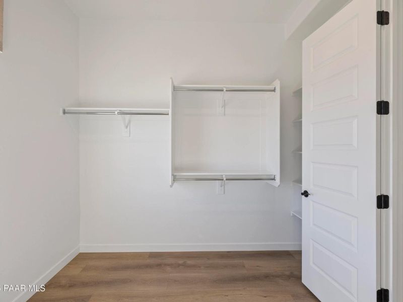 Spacious, unfurnished interior of a new home in Hidden Hills, Prescott (Image 23).