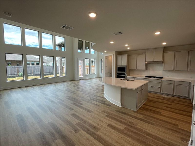 Open Concept Floorplan - Kitchen, Casual Dining & Family Room Open Concept Floorplan - Kitchen, Casual Dining & Family Room