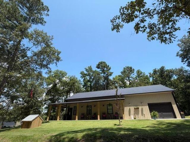 Exterior details and patio area of a home in , Manning (Image 52).