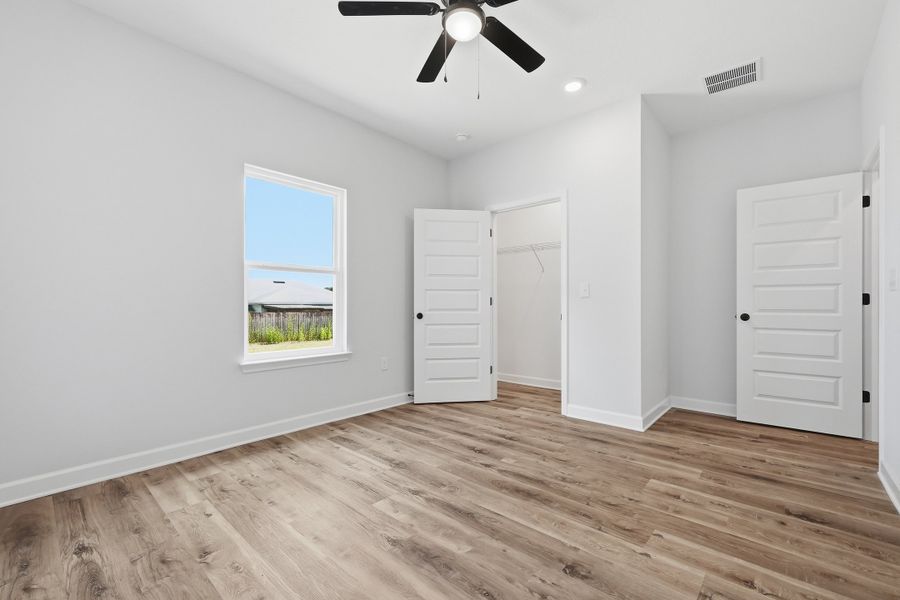 Spacious, unfurnished interior of a new home in Barton's Bend, Crestview (Image 50).