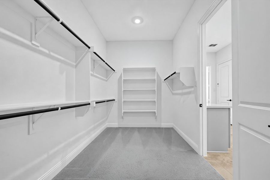 Spacious, unfurnished interior of a new home in South Oak, Lakewood Village (Image 18). Spacious, unfurnished interior of a new home in South Oak, Lakewood Village (Image 18).