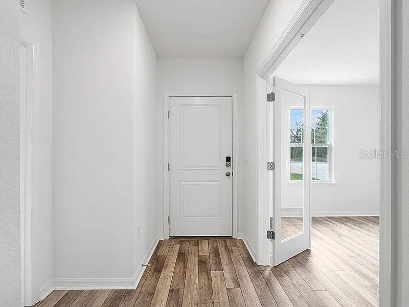 Spacious, unfurnished interior of a new home in Royal Highlands, Brooksville (Image 41).