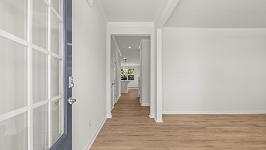 Representative unfurnished interior of a home built from the Salem by D.R. Horton in Fairway 17 at Mirror Lake, Villa Rica (Image 14).