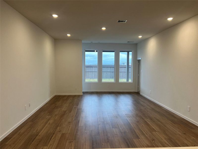 **Photos are representative only. This is not the actual homesite.** **Photos are representative only. This is not the actual homesite.**