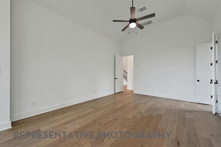 Spacious, unfurnished interior of a new home in Quail Hollow, Rockwall (Image 14).