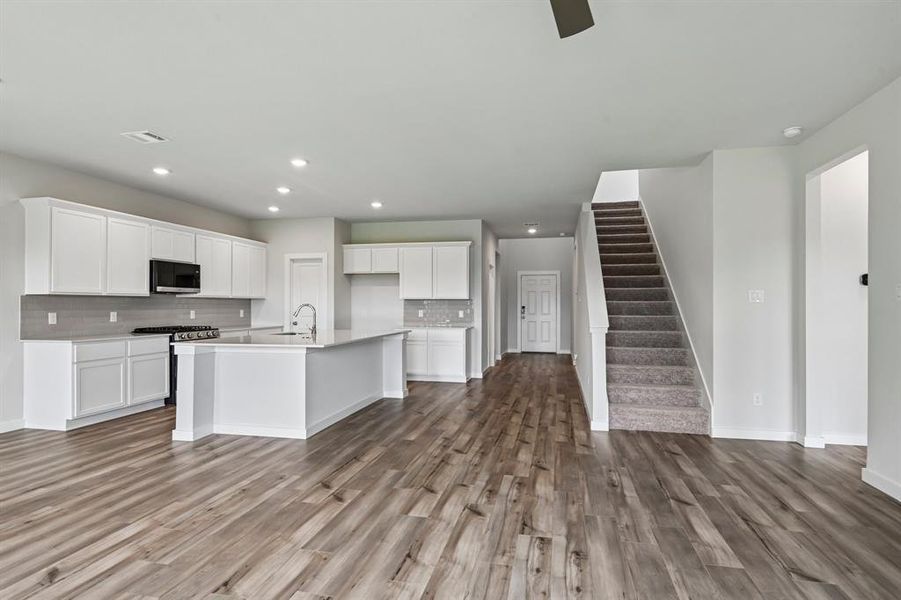 Furnished interior view inside a new home in Lone Oak, Alvarado (Image 13).