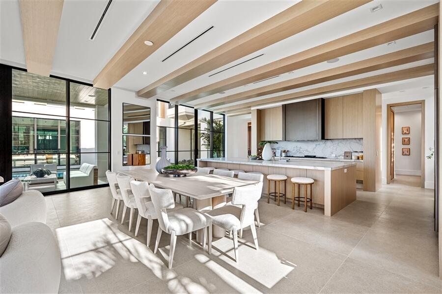 dash_DINING_ANGLE_TO_KITCHEN dash_DINING_ANGLE_TO_KITCHEN