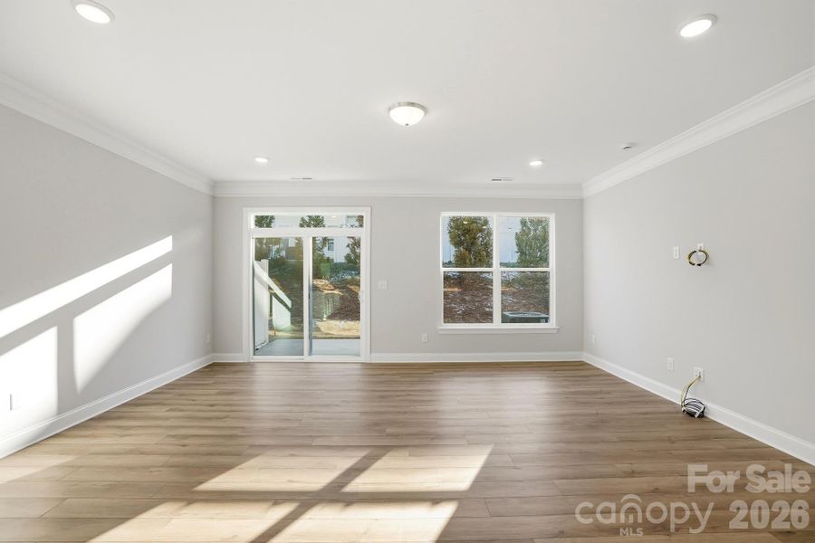 Spacious, unfurnished interior of a new home in Harrisburg Village, Harrisburg (Image 17).