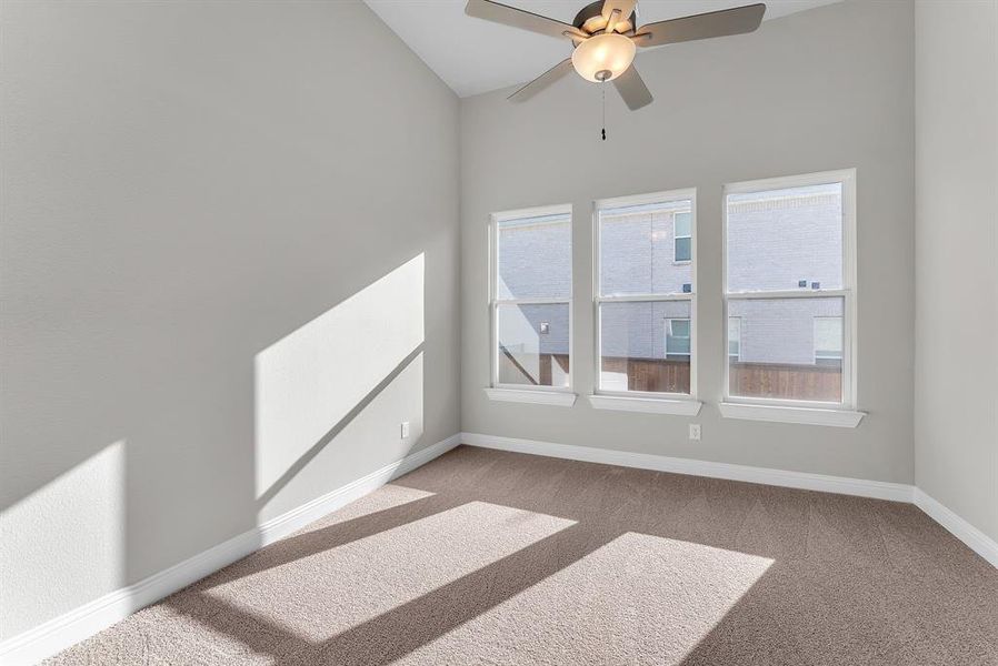 Spacious, unfurnished interior of a new home in Oaks Preserve, Mansfield (Image 13).