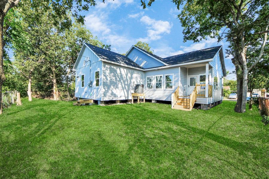 Exterior details and patio area of a home in , Houston (Image 3).