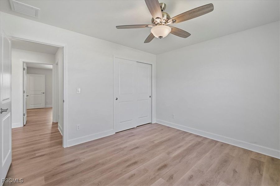 Spacious, unfurnished interior of a new home in Cape Coral, Cape Coral (Image 27).