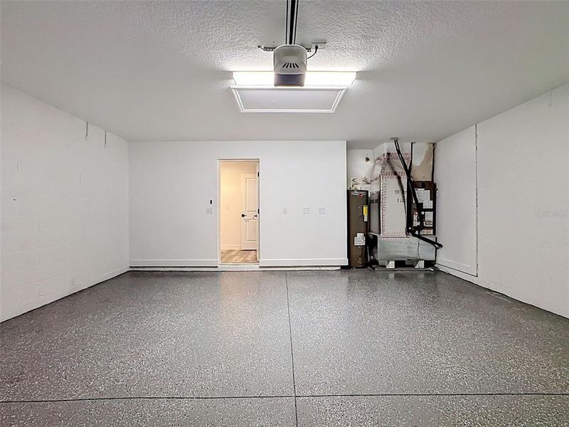 Spacious, unfurnished interior of a new home in , North Port (Image 14).
