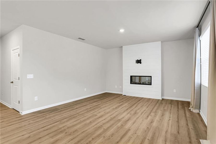 Spacious, unfurnished interior of a new home in Summit Pointe, Dallas (Image 16).