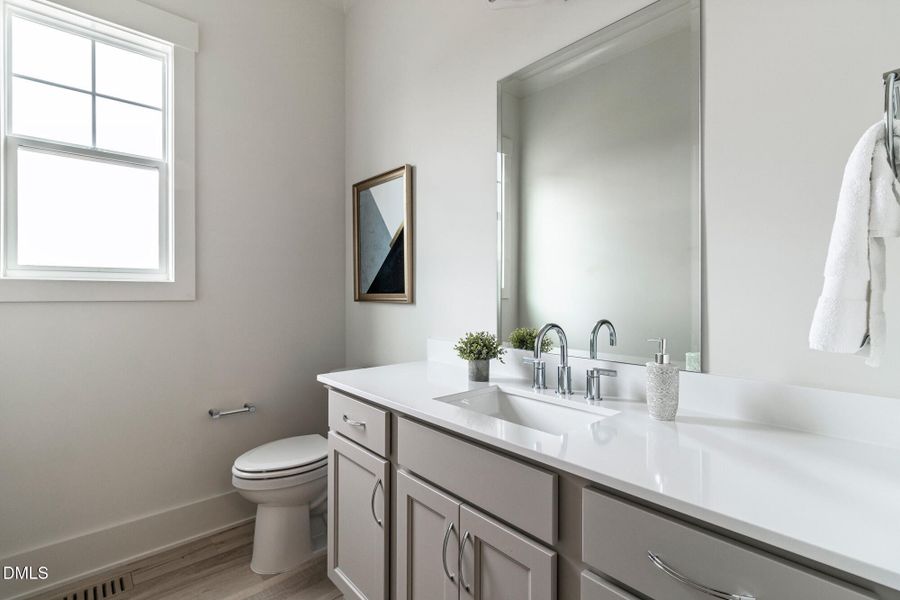 401_STABLE_VALLEY_INTERIOR_36