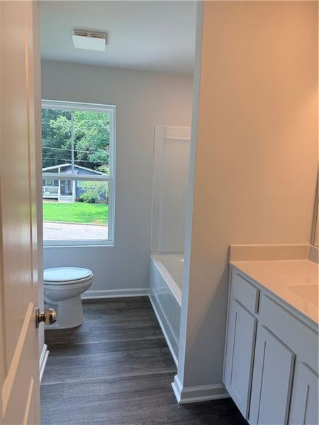 Spacious, unfurnished interior of a new home in , Atlanta (Image 17).