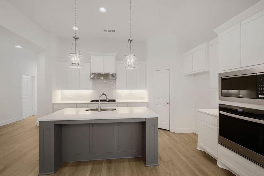 811 Stone Grove - Kitchen 811 Stone Grove - Kitchen