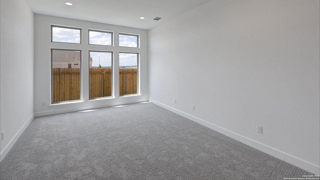 Spacious, unfurnished interior of a new home in Haby Hill 60', San Antonio (Image 28). Spacious, unfurnished interior of a new home in Haby Hill 60', San Antonio (Image 28).