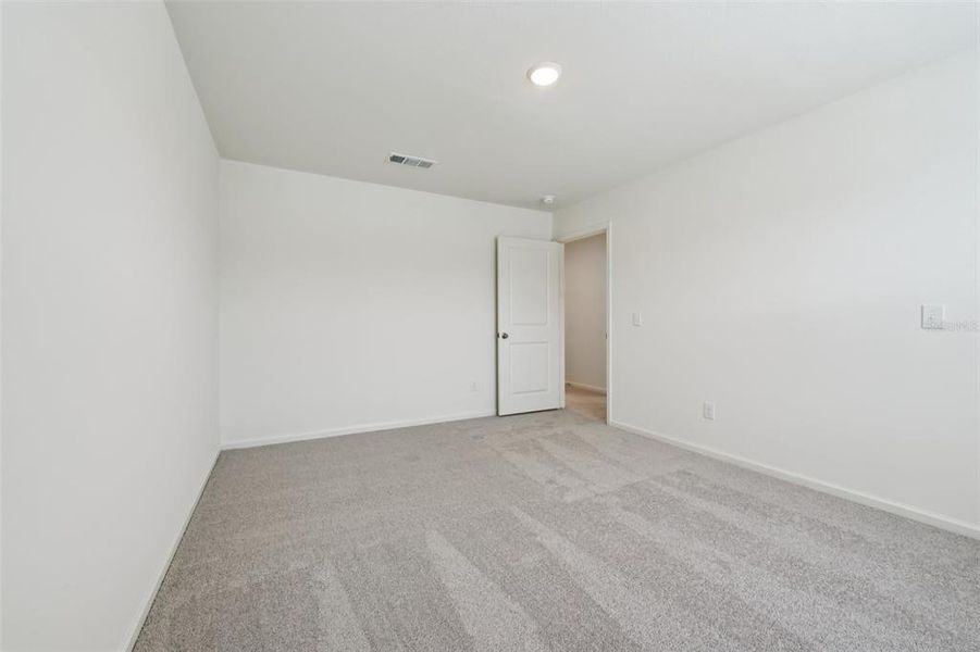 Spacious, unfurnished interior of a new home in Pelham Square, Deland (Image 34).