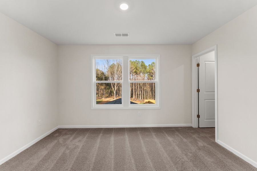 Spacious, unfurnished interior of a new home in Fairview Falls, Chesnee (Image 31).