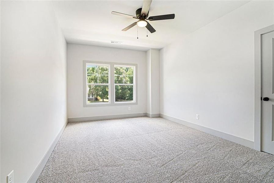 Spacious, unfurnished interior of a new home in , Oxford (Image 38).