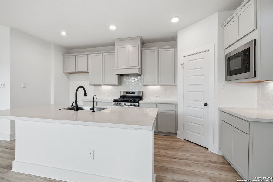 Furnished interior view inside a new home in Stillwater Ranch, San Antonio (Image 19). Furnished interior view inside a new home in Stillwater Ranch, San Antonio (Image 19).