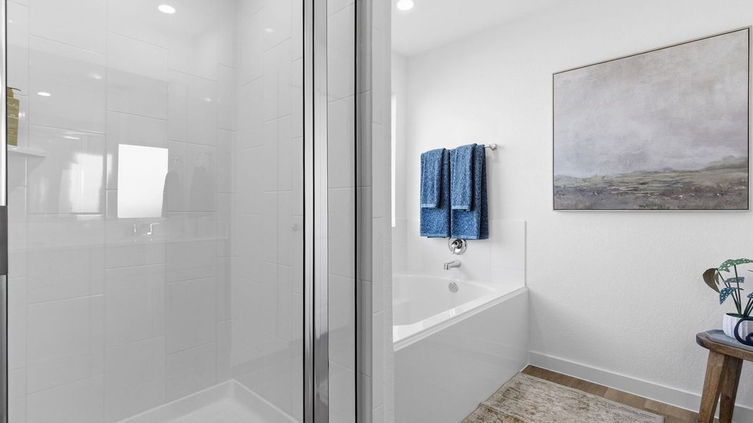 Furnished interior view inside a new home in Lago Mar, Texas City (Image 11).