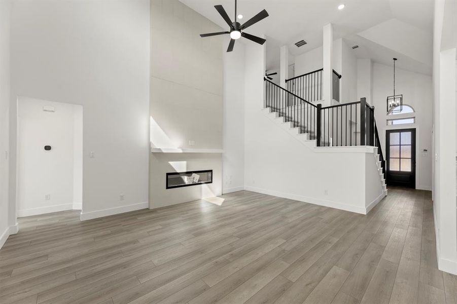 08. 2415 Haley - Family (2) 08. 2415 Haley - Family (2)