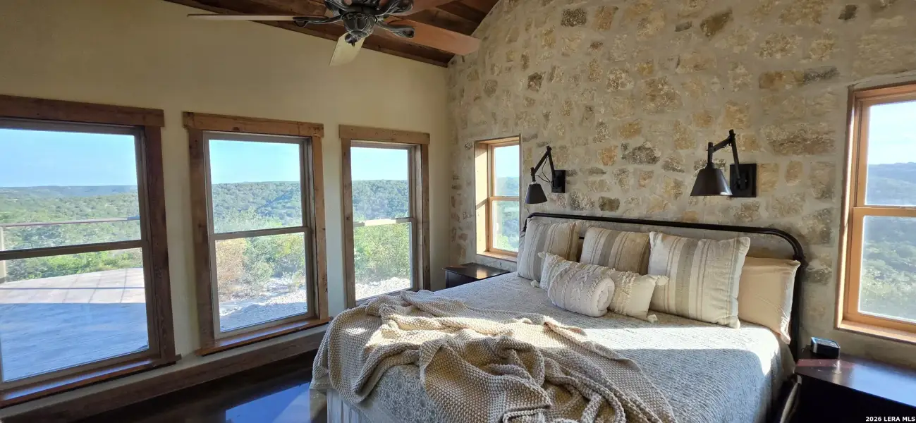 Image 77 of a home in .