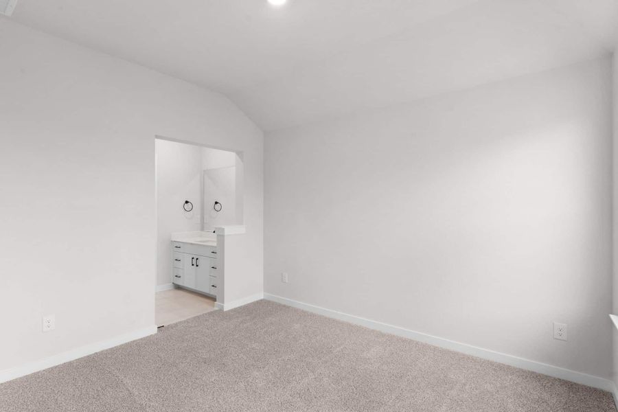 Spacious, unfurnished interior of a new home in Nolina, Georgetown (Image 17).