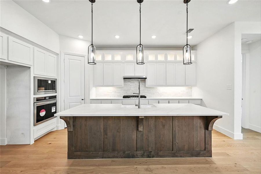 526RedBarnMIDLB003 526RedBarnMIDLB003