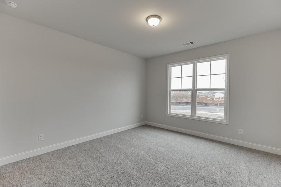 Spacious, unfurnished interior of a new home in , Jefferson (Image 23).
