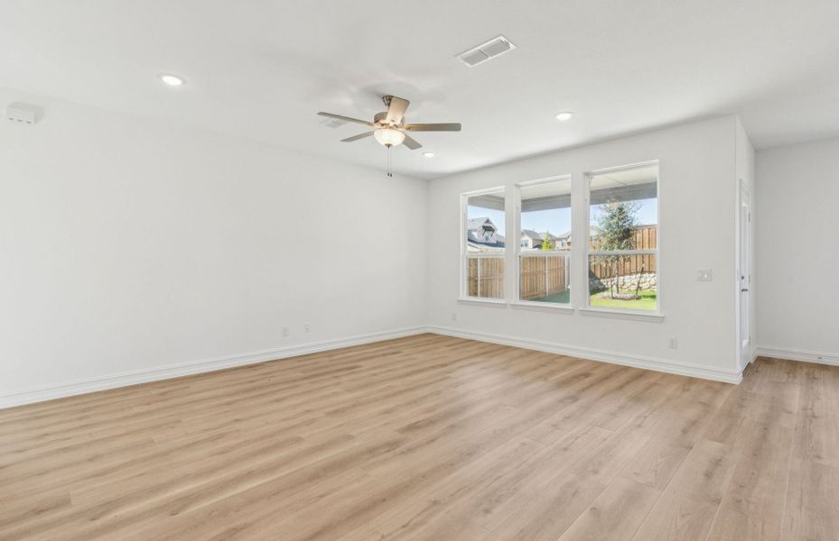 Spacious, unfurnished interior of a new home in Spiritas Ranch, Little Elm (Image 12).