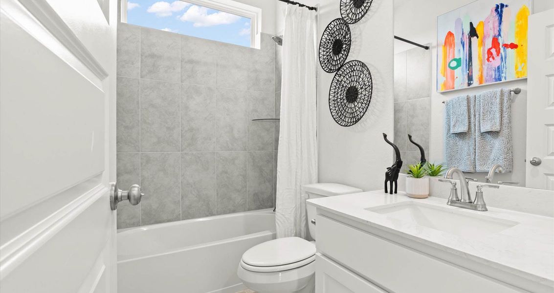 Furnished interior view inside a new home in Meyer Ranch, New Braunfels (Image 19).