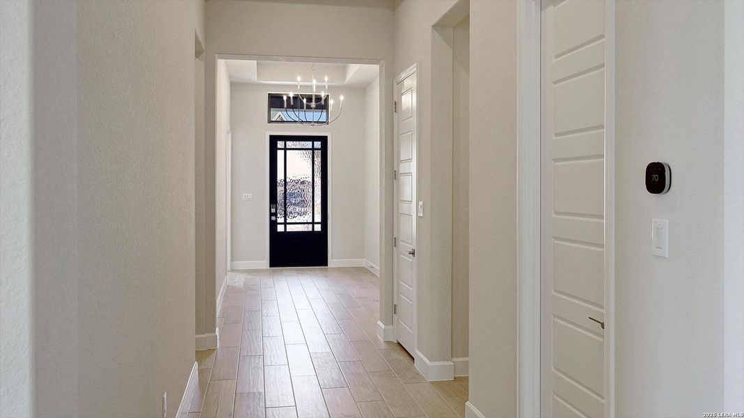 Spacious, unfurnished interior of a new home in The Ranches at Creekside, Boerne (Image 24).