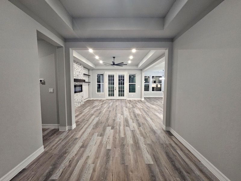 Spacious Foyer with tray ceiling.
