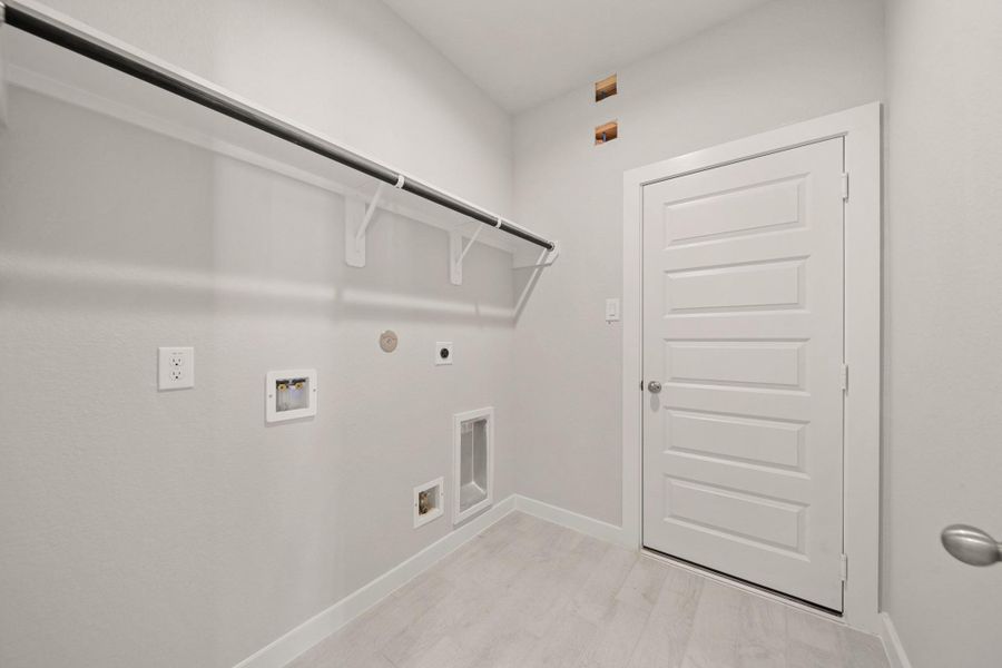 Spacious, unfurnished interior of a new home in Cypresswood Landing, Humble (Image 21).