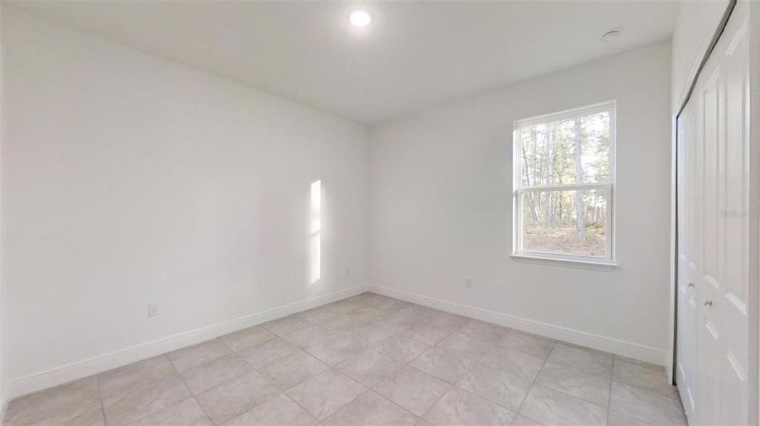 Spacious, unfurnished interior of a new home in , Dunnellon (Image 27).