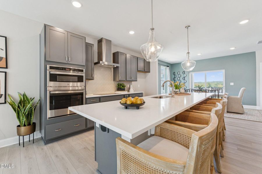 Julianne Kitchen 4