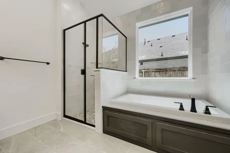501 Splitrock - Primary Bathroom