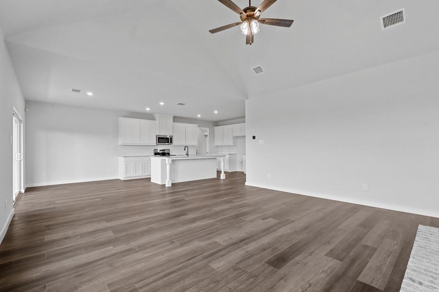 Image 86 representing the Garrison II by Cheldan Homes in Stoneview, Glen Rose, TX.