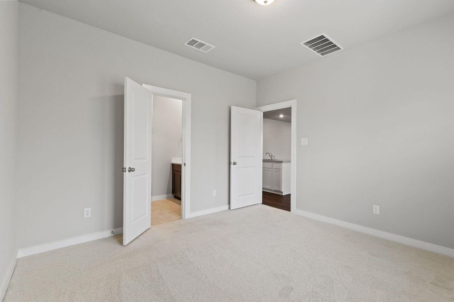 Spacious, unfurnished interior of a new home in Westridge Cove, Conroe (Image 19). Spacious, unfurnished interior of a new home in Westridge Cove, Conroe (Image 19).