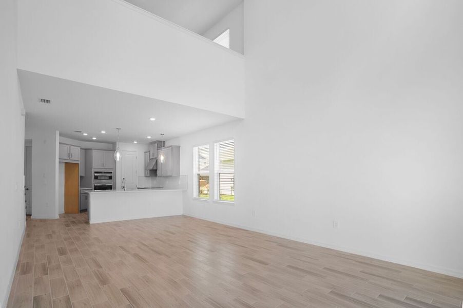 Spacious, unfurnished interior of a new home in Center Lake Ranch Community Group Page, St. Cloud (Image 21).