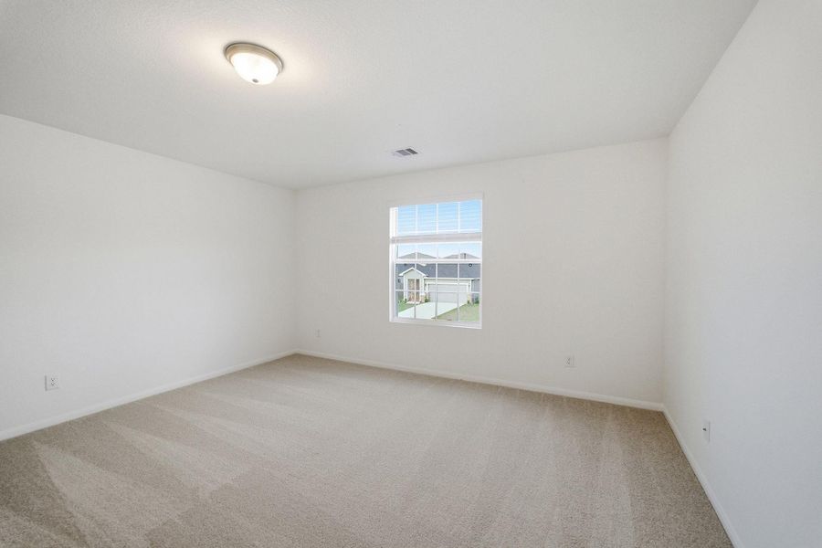 Spacious, unfurnished interior of a new home in , Conroe (Image 19).